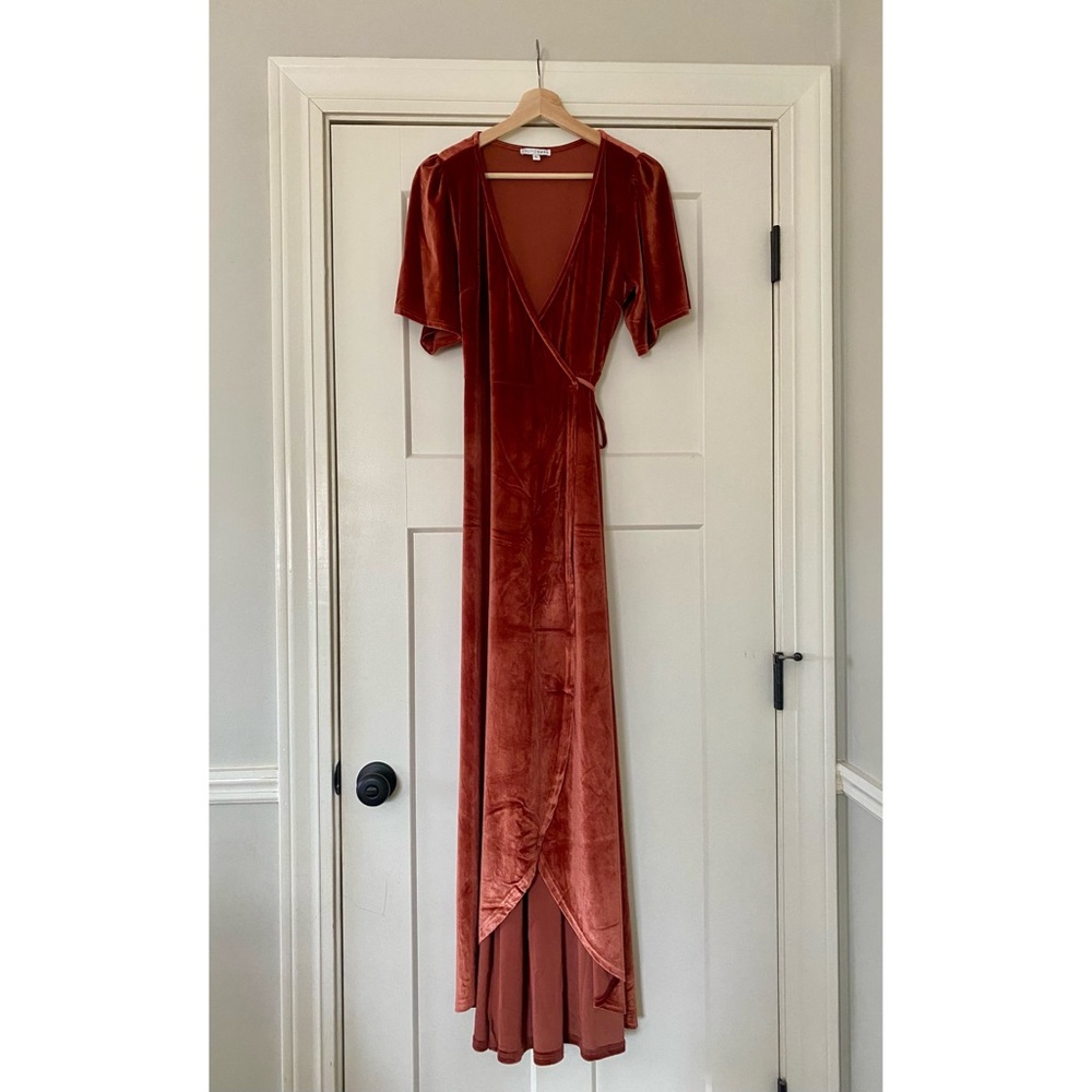 Baltic Born Rust Velvet Dress Katelyn Maxi Wrap Dress | Cinnamon
L - Picture 3 of 4